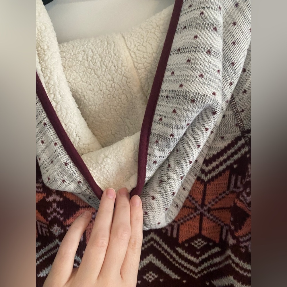 Sweater - Picture 4 of 4
